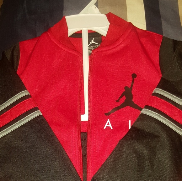 Toddler Jordan Suits - Picture 4 of 4
